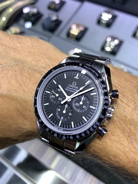 omega speedmaster moinwatch|omega speedmaster moonwatch bezel.